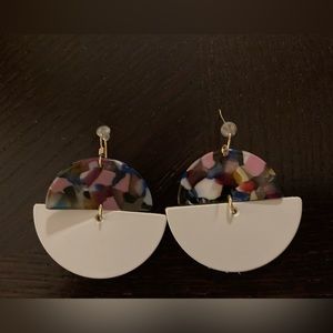 Nickel & Suede earrings, Spirited Lunas in white leather with gold hardware